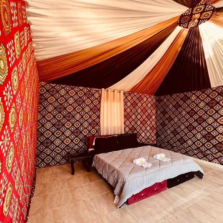 Wadi Rum Bedouin Tour With A Camp ภายนอก รูปภาพ
