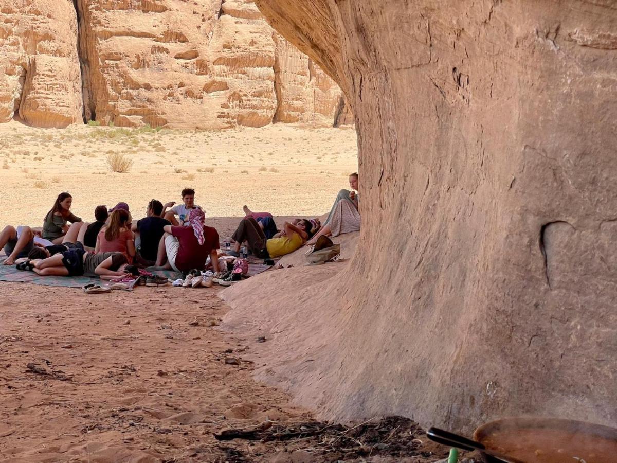 Wadi Rum Bedouin Tour With A Camp ภายนอก รูปภาพ