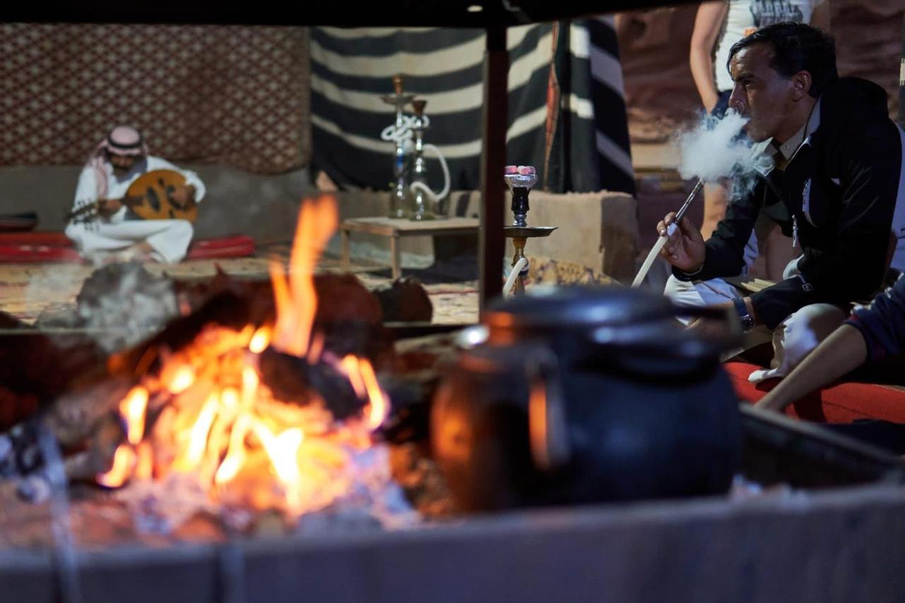 Wadi Rum Bedouin Tour With A Camp ภายนอก รูปภาพ