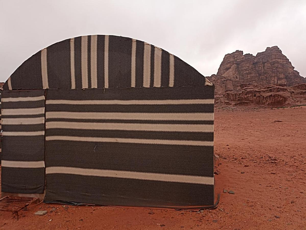 Wadi Rum Bedouin Tour With A Camp ภายนอก รูปภาพ